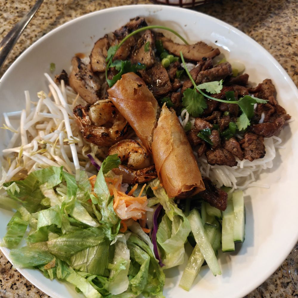 Pho Ly - Combination Vermicelli (pork, chicken, shrimp, and egg roll) - Vietnamese Near Me - Houston, Texas