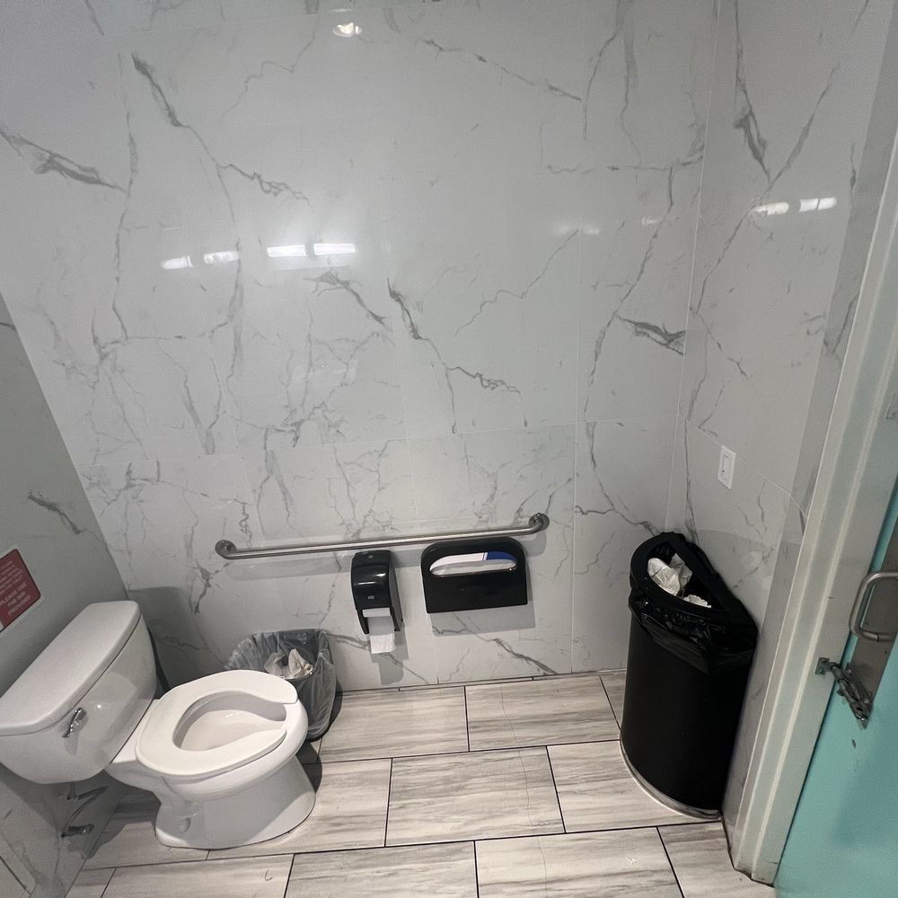 Con Azucar Cafe - Single stall Restroom with double sliding locks - Juice Bars & Smoothies Near Me - San Jose, California