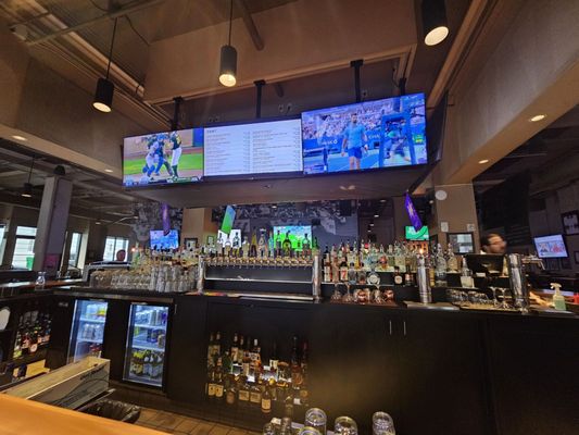 The Independent Sports Bar & Grill by null