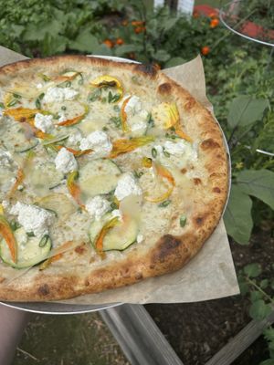 Lucky Pie Pizza & Taphouse by null