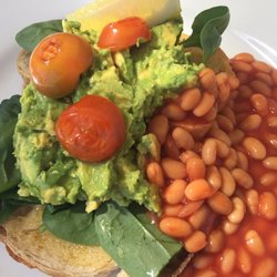 Pippi's Cafe & Bar - Avocado Accident with a side of baked beans.