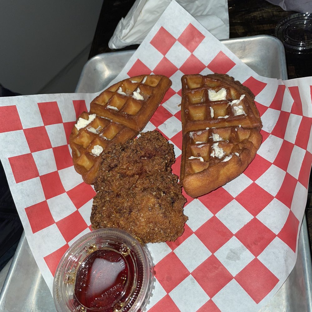 Tiny Bubble Room - Chicken and waffles - Cocktail Bars Near Me - Portland, Oregon Tiny Bubble Room - Chicken and waffles - Cocktail Bars Near Me - Portland, Oregon