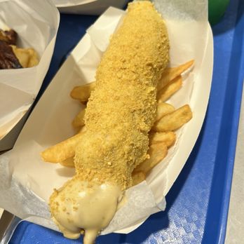 Hollywood & Dine - Iguana on a Stick (Bad and do not order) - Specialty Food Near Me - Universal City, California