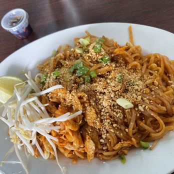 Thai Lucky - Stop by for lunch and order chicken pad Thai, was very delicious. - Thai Near Me - San Antonio, Texas