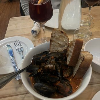 Ravello Italian Kitchen - Mussells Fra Diavolo - Italian Near Me - Watertown, Massachusetts