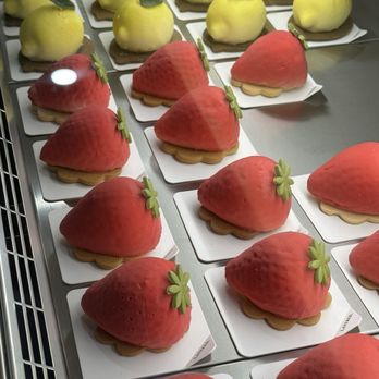 Layered - Bakeries Near Me - Fairfax, Virginia