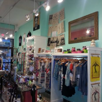 Queen of Hearts - Accessories Near Me - Providence, Rhode Island