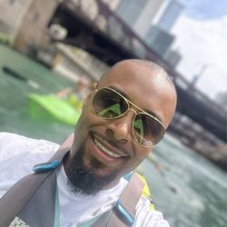 Urban Kayaks Riverwalk - Chicago Riverfront