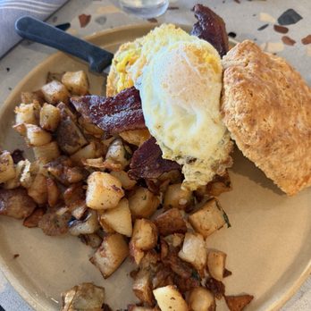 OB Surf Lodge - Breakfast & Brunch Near Me - San Diego, California OB Surf Lodge - Breakfast & Brunch Near Me - San Diego, California