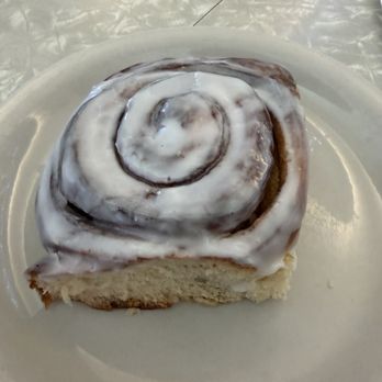 Joni's Diner - Cinnamon Roll - Diners Near Me - Lake Geneva, Wisconsin