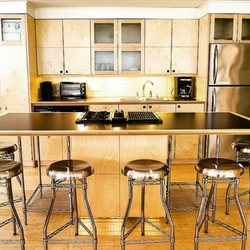 Inn on Columbia - What's missing in this photo? You and your friends! Did you know that we have entire private houses that you and your friends can reserve?