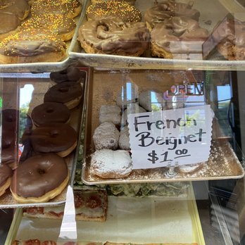 Half Moon Bay Bakery - Bakeries Near Me - Half Moon Bay, California Half Moon Bay Bakery - Bakeries Near Me - Half Moon Bay, California