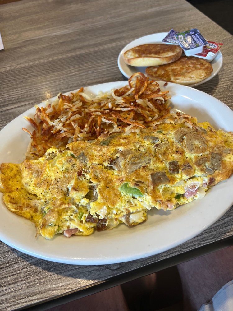 Fairway Family Restaurant Logo