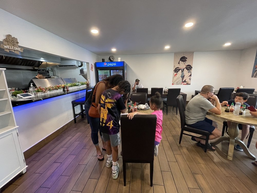 Tasty Ramen Interior