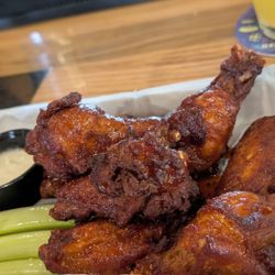 Hancock Pour House - Signature wings