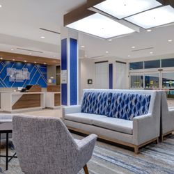 Holiday Inn Express Chino Hills - Hotel lobby