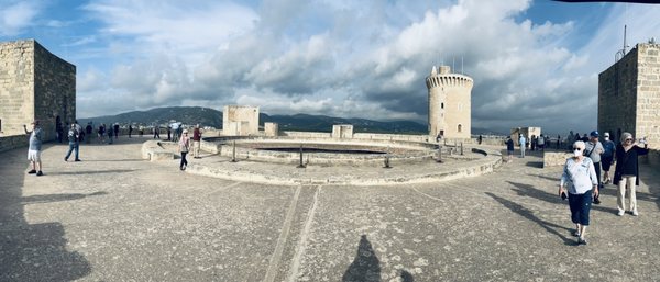Castillo de Bellver by null