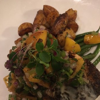 Crimson Tavern - Fresh Salmon w/Green Beans/Mango salsa and broiled new potatoes - Gastropubs Near Me - Orlando, Florida Crimson Tavern - Fresh Salmon w/Green Beans/Mango salsa and broiled new potatoes - Gastropubs Near Me - Orlando, Florida
