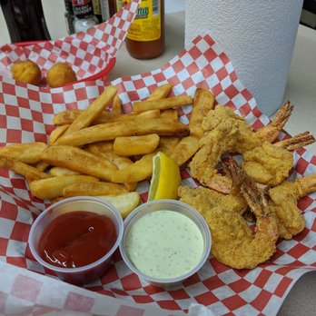 Fish N Tails Oyster Bar - Seafood Near Me - Richardson, Texas Fish N Tails Oyster Bar - Seafood Near Me - Richardson, Texas