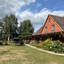 Sabines Bauernhof - Terrasse und Garten