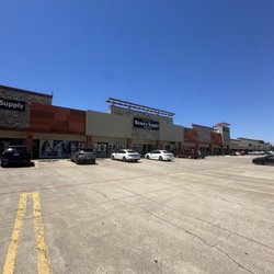 Gold 7 Beauty Supply - Outside