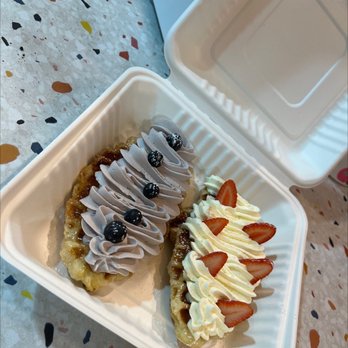 Maison De Croissant - Blueberry and strawberry croffle! - Bakeries Near Me - Irvine, California Maison De Croissant - Blueberry and strawberry croffle! - Bakeries Near Me - Irvine, California