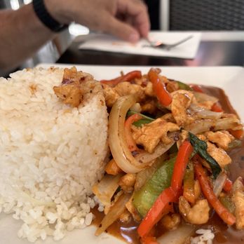 Lemongrass - Spicy chicken & rice - Thai Near Me - Valencia, V Lemongrass - Spicy chicken & rice - Thai Near Me - Valencia, V