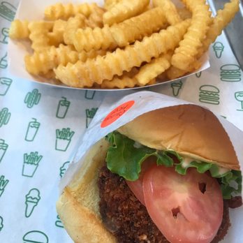 Shake Shack Garden State Plaza - Shroom burger - Burgers Near Me - Paramus, New Jersey