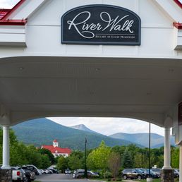 Exterior photo of RiverWalk Resort - Lincoln, New Hampshire Exterior photo of RiverWalk Resort - Lincoln, New Hampshire