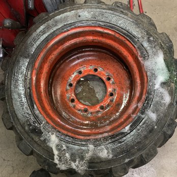 Gomez Tire Discount - Bobcat tire bead repair and bent rim - Tires Near Me - Gilroy, California