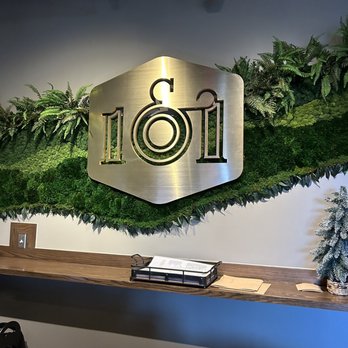 101 Craft Kitchen - Hostess stand - New American Near Me - Carmel, Indiana