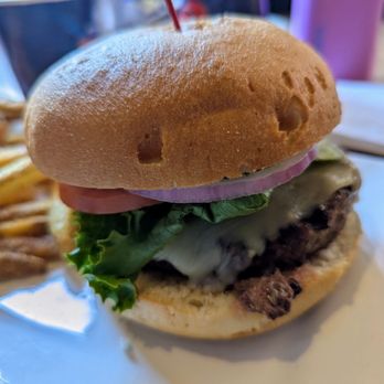 Beat Kitchen - Beat Burger on a gluten free bun - Bars Near Me - Chicago, Illinois