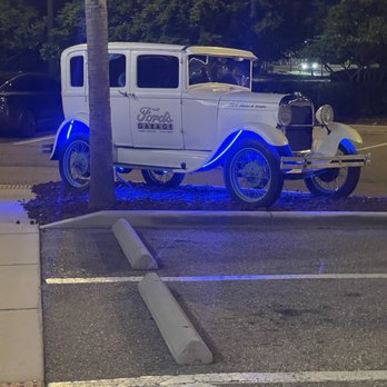 Ford's Garage Wesley Chapel - Model T - Burgers Near Me - Lutz, Florida Ford's Garage Wesley Chapel - Model T - Burgers Near Me - Lutz, Florida