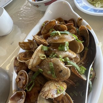Poly Feng Yuan - clams in black bean sauce - Chinese Near Me - Hilo, Hawaii Poly Feng Yuan - clams in black bean sauce - Chinese Near Me - Hilo, Hawaii