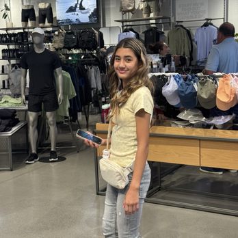 Lululemon - School clothes shopping - Sports Wear Near Me - Honolulu, Hawaii