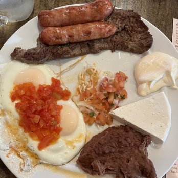 El Atlacatl - Huevos Rancheros/Ranch Style Eggs (Special with meat) - Salvadoran Near Me - Miami, Florida El Atlacatl - Huevos Rancheros/Ranch Style Eggs (Special with meat) - Salvadoran Near Me - Miami, Florida