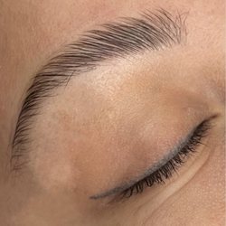 The Lash Gallery - Eyebrow lamination
