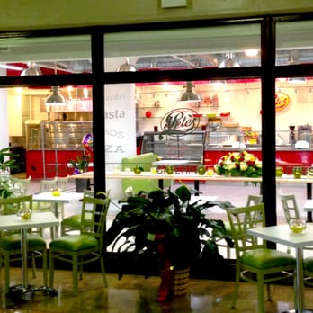 Pete's Brooklyn Eats - Pete's Brooklyn Eats at Brooklyn Army Terminal - Italian Near Me - Brooklyn, New York