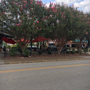 1885 Grill - Patio seatings - Seafood Near Me - Chattanooga, Tennessee