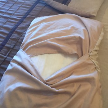 Robinhood Resort - Pillows were old and flat and pillow shams yuck! - Big Bear Lake, CA