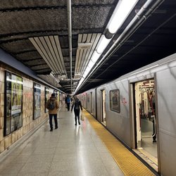TTC College Station - TTC College Station - subway platform