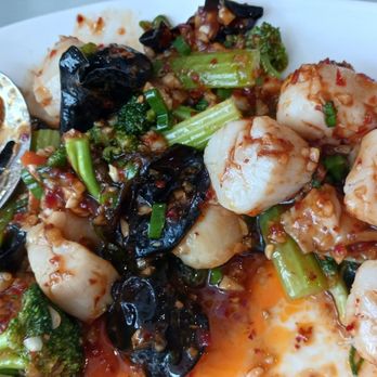 Bowl Of Fortune - Garlic Scallops. Very flavorful. - Seafood Near Me - Wheeling, Illinois