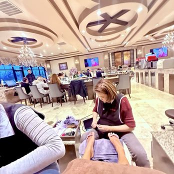 Castle Nail Bar - Mani- pedi - Nail Salons Near Me - Bellevue, Washington