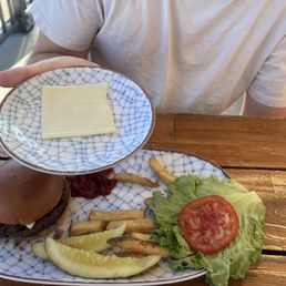 Boyfriend assembled his cheeseburger. I took a picture before assembling mine.