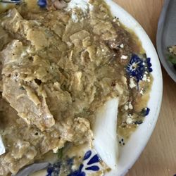 El Fogon - Chilaquiles that were cold and looked like throw up. Chilaquiles frios q parecian vasca.