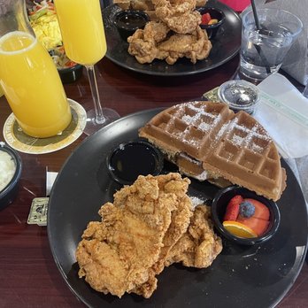 Oohh's and Aahh's - Chicken & Waffles, bottomless mamosa - American Near Me - Washington, DC, District of Columbia Oohh's and Aahh's - Chicken & Waffles, bottomless mamosa - American Near Me - Washington, DC, District of Columbia