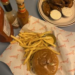 Steuben's Uptown - Steuben's Cheeseburger