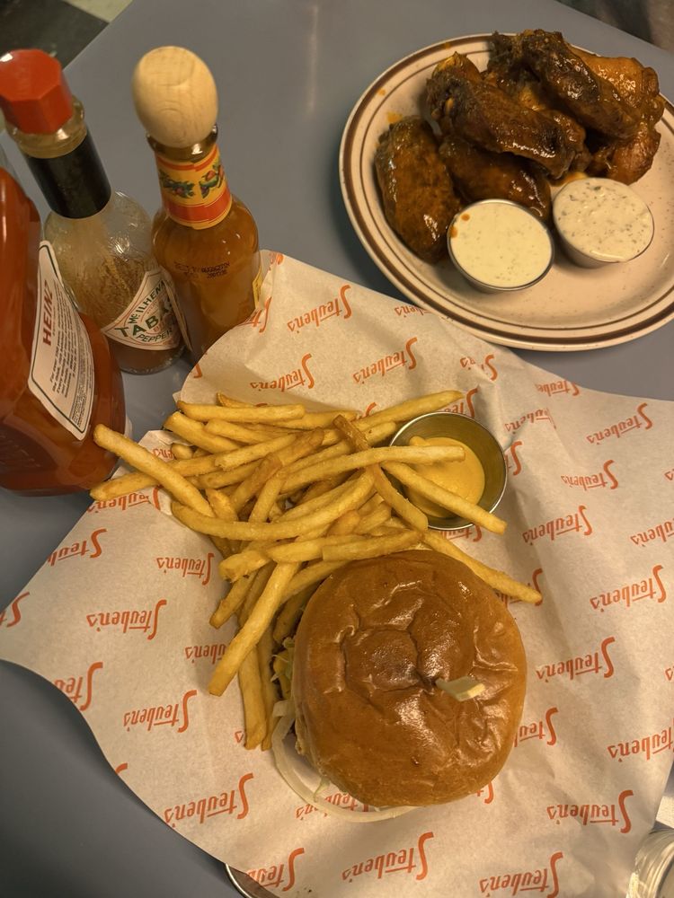 Social spots from Steuben's Uptown