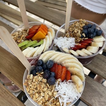 Devia Juice Bar - two bowls of fruit and oatmeal - Juice Bars & Smoothies Near Me - Miami, Florida
