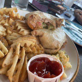 Brambly Park - Chicken salad wrap - Parks Near Me - Richmond, Virginia